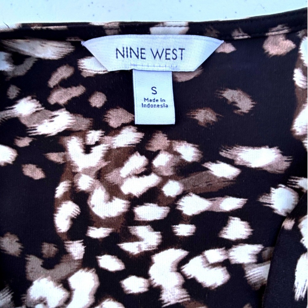 Nine West Blouse Womens Small Black White Surplice Smocked Animal Print - Picture 6 of 10